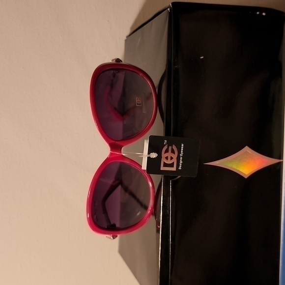 Accessories - Fashion sun glasses